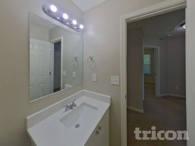 Building Photo - 3046 Willamette Valley Dr