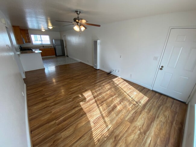 Building Photo - 705-709 E St