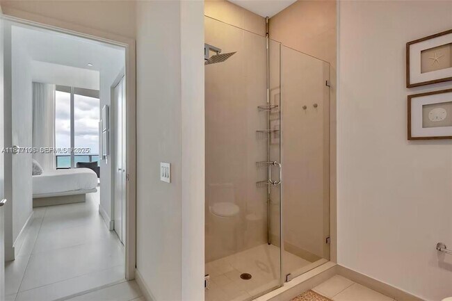 Building Photo - 4111 S Ocean Dr