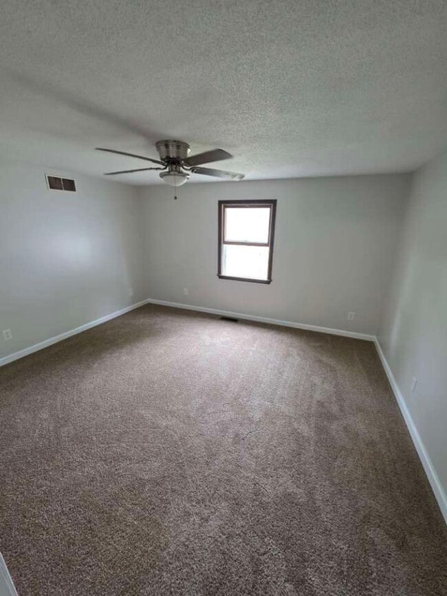 Building Photo - 2167 Sandy Ridge Rd