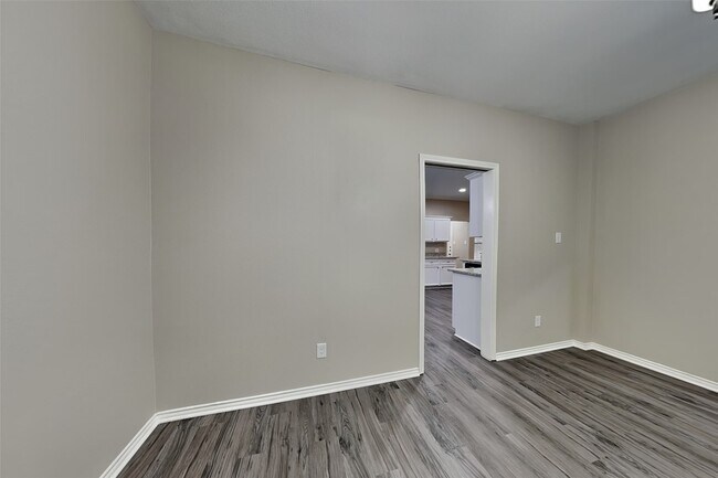Building Photo - 26953 Kings Crescent Dr
