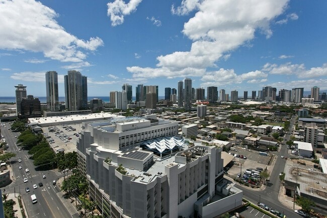 Building Photo - 1500 Rycroft St