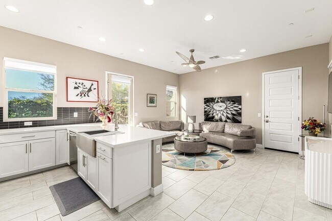 Building Photo - 7611 E Camino Vivaz