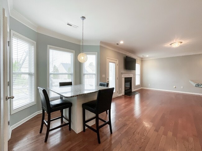 Building Photo - 3021 Gloxinia Rd