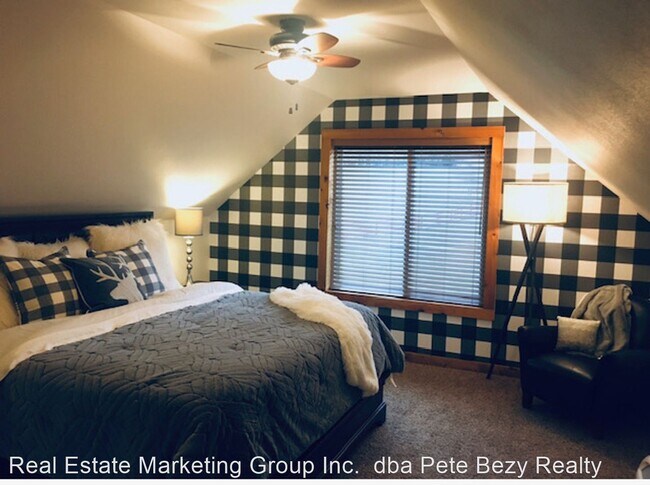 Building Photo - 4 br, 3 bath House - 382-60 Butts Rd