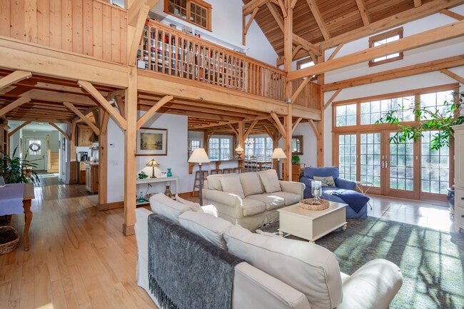 Building Photo - 221 Merchants Path