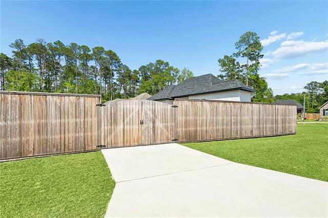 Building Photo - 60399 Vermillion Dr