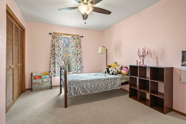 Building Photo - 310 Yosemite Trail