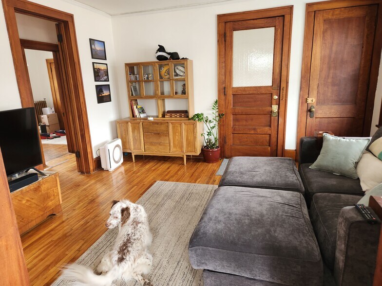 Building Photo - 482 Michigan St