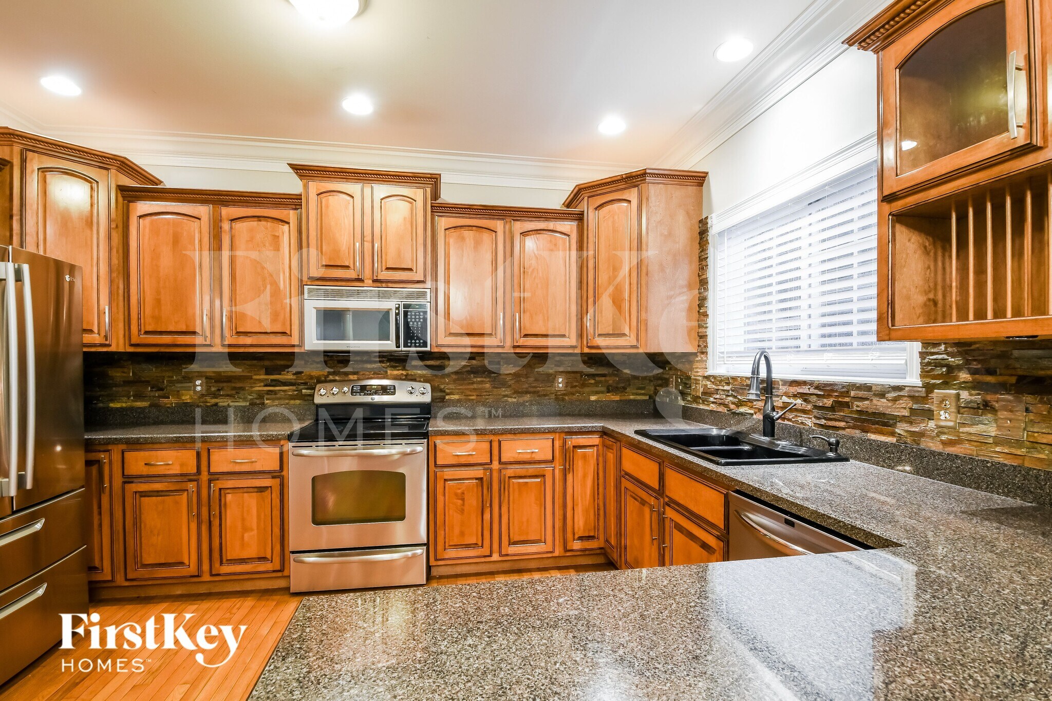 Building Photo - 32040 Fairway Dr N