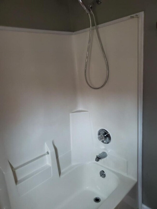 Building Photo - Close to the Park Cute 3-bedroom Home