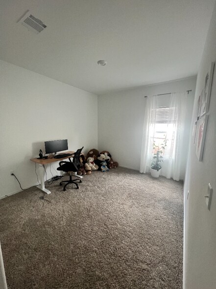 Building Photo - 2308 Nightview Dr