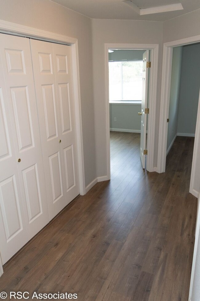 Building Photo - 1363 E Lindo Ave
