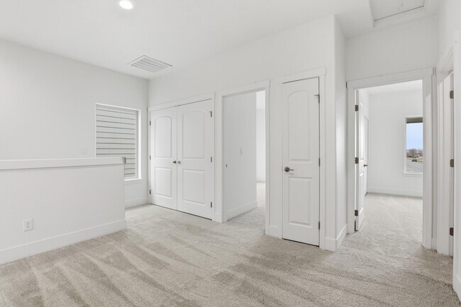 Building Photo - 639 Creative Way