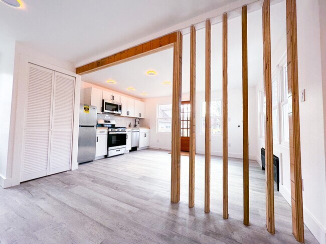 Building Photo - 23 Hewson Ave