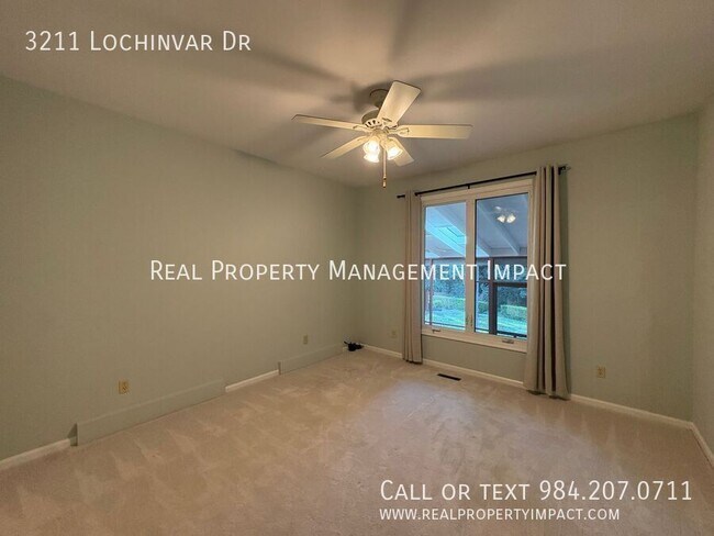 Building Photo - 3211 Lochinvar Dr