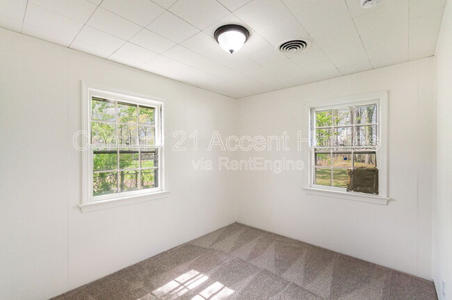 Building Photo - 7800 Schelhorn Rd
