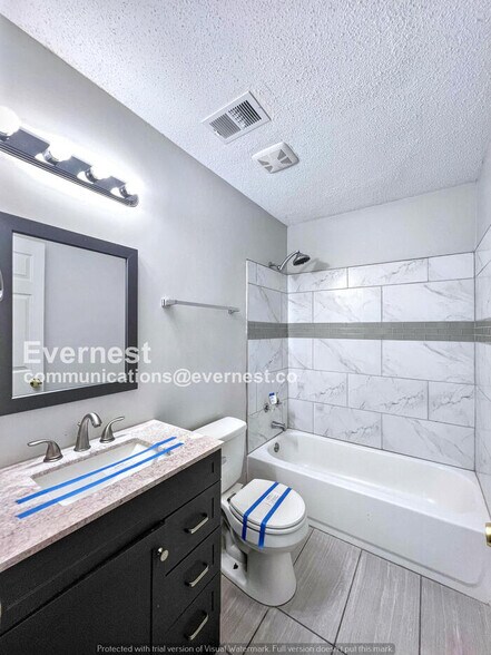 Building Photo - 7065 Village Ln