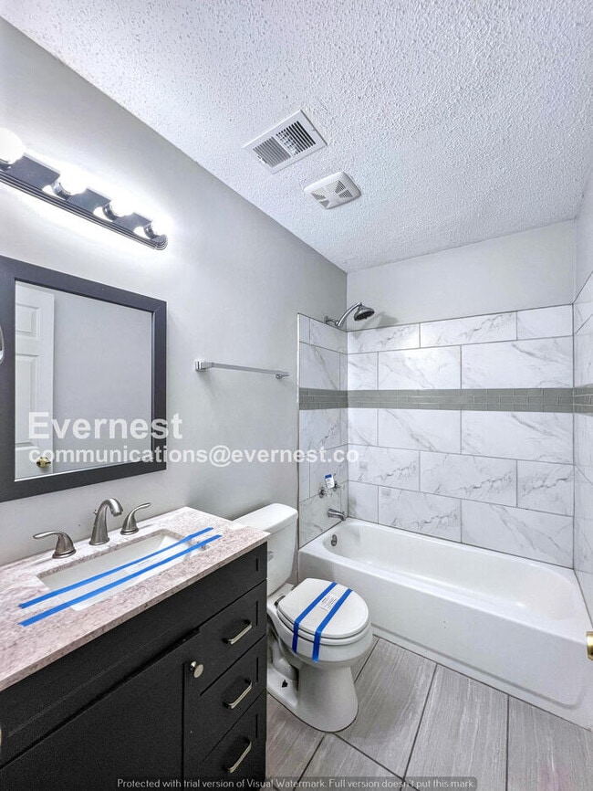 Building Photo - 7065 Village Ln