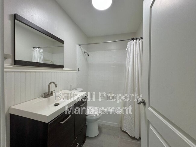 Building Photo - 3901 Wood St