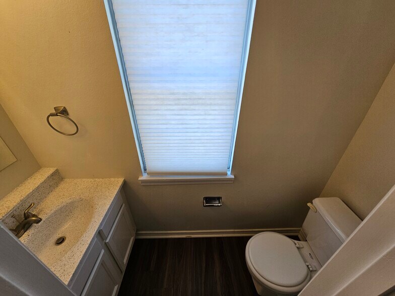 Building Photo - 4253 Baytown Dr