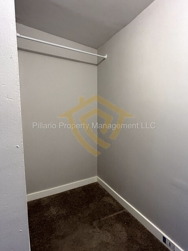 Building Photo - 631 Second Street