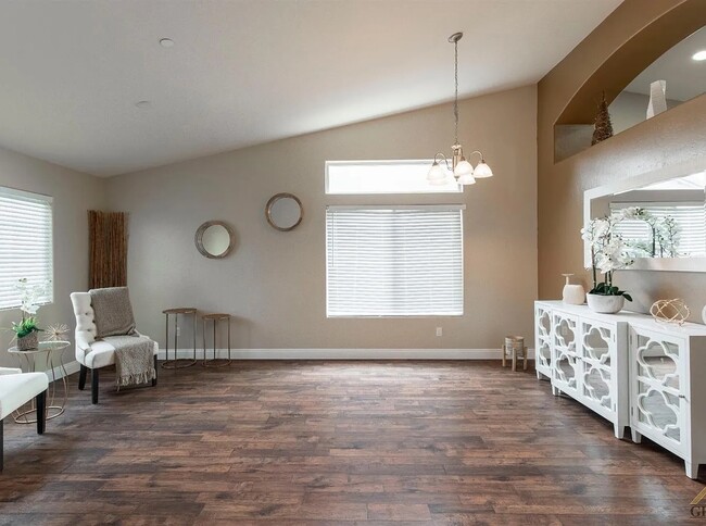 Building Photo - 10825 Coronado Pointe Dr