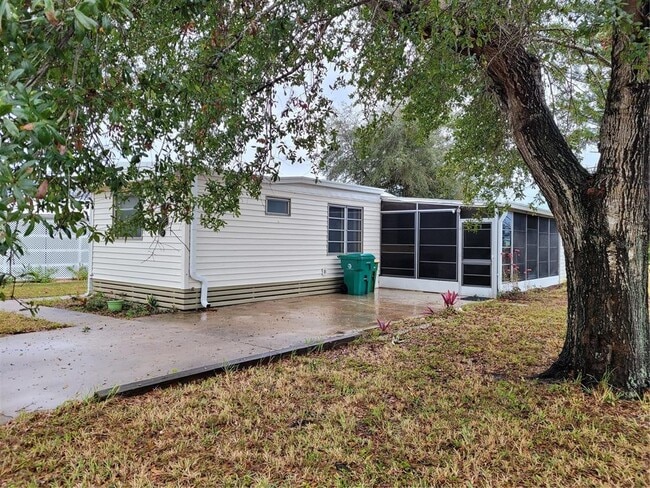 Building Photo - 1300 Seahorse Ln