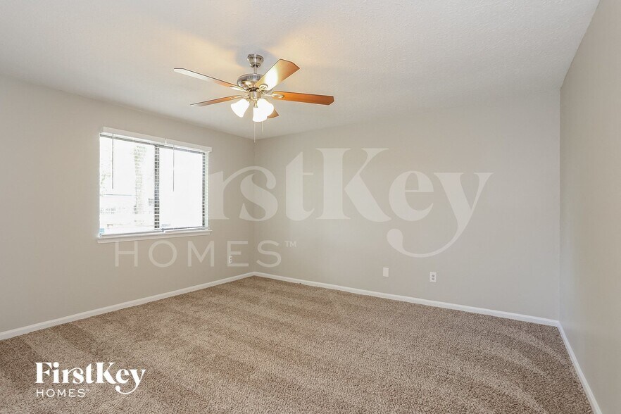 Building Photo - 1645 Ponderosa Pine Dr E