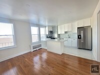 Building Photo - Tastefully Renovated 2 bedroom 1 bathroom ...