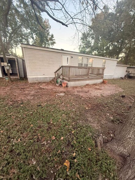 Building Photo - 16853 W Lynbrook