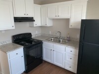 Building Photo - 906 Magnusson Ave