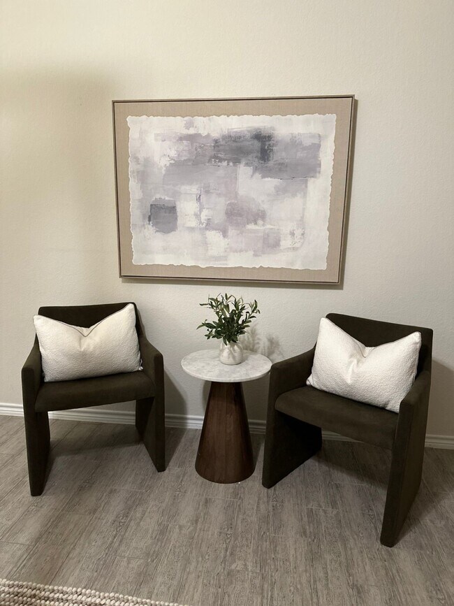 Building Photo - 130 Pioneer Canyon Pl