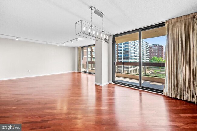 Building Photo - 4100 N Charles St