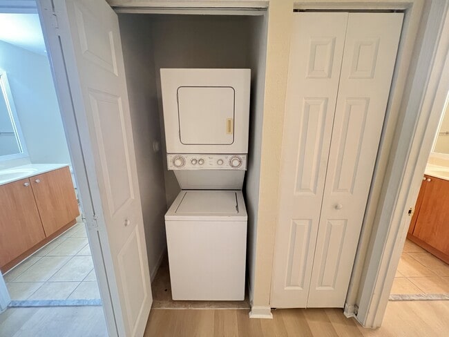 Building Photo - 3416 NW 14th Ct