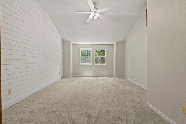 Building Photo - 248 S Pathfinders Cir
