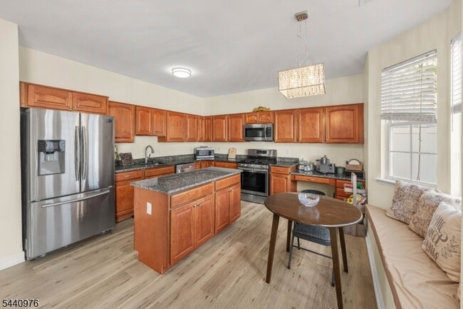Building Photo - 41 Tall Oaks Ct