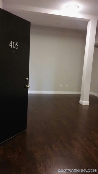 Building Photo - 10 Merrymount Rd