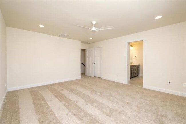 Building Photo - Luxury Home in Preston Lake