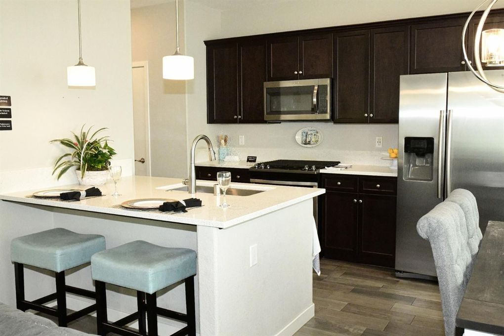 Building Photo - 2580 N McArthur Ave