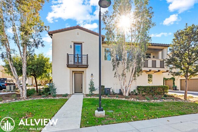 Building Photo - Turnkey 2 Bedroom, 2.5 Bath End Unit Townhome Available NOW in Rancho Mission Viejo!