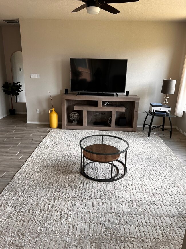 Building Photo - 3226 Sioux Trl