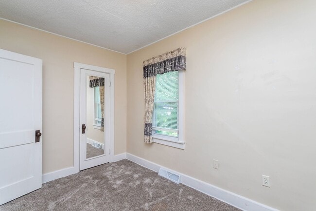 Building Photo - Cute, central columbia home for rent!