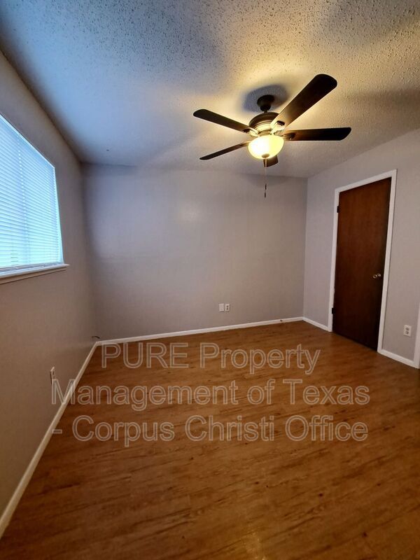 Building Photo - 5001 Middlecoff Cir