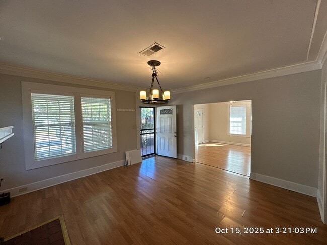 Building Photo - RHODES AREA 4 Bedroom /2.5 Bath House! Gorgeous New Floors