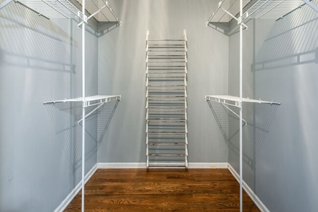 Building Photo - 3 Bed 2 Bath w/bonus room and fence for $2...