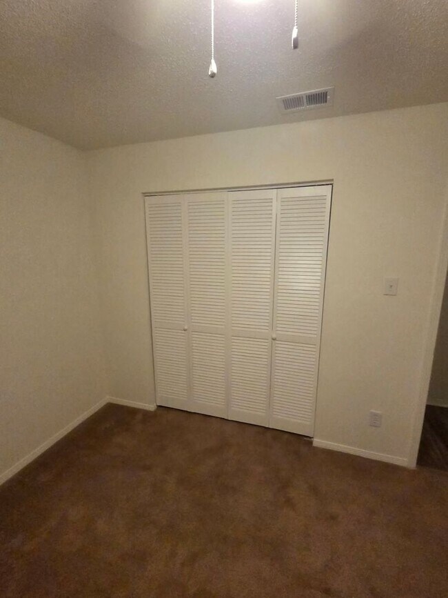 Building Photo - 3/2 in Claremont Subdivision