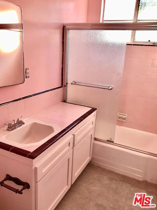 Building Photo - 1015 N Edinburgh Ave