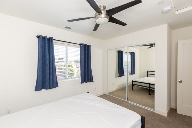 Building Photo - 4 Bed, 2.5 Bath - Lemon Grove Single Famil...