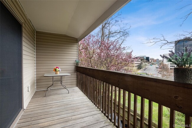 Building Photo - 30 Hillside Terrace